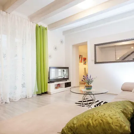 Villa Holiday Maya Pula